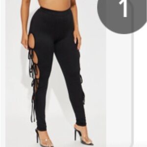 Black leggings never worn with tags .